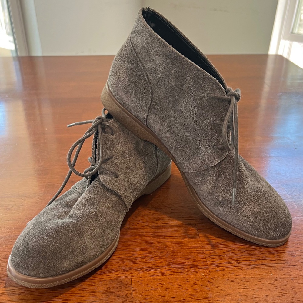 Franco Sarto Women's Gray Suede Lace‎ Up Chukka Ankle Boots Size 8.5M